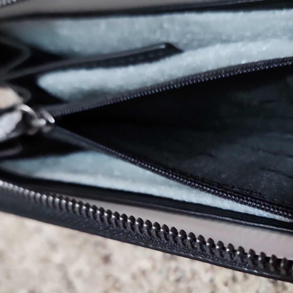 💕Michael Kors Clutch💕 - Picture 7 of 12
